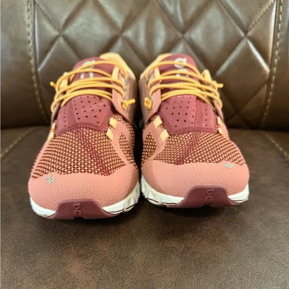 On Cloud 2.0 Swiss Engineering Running Shoes - Picture 7 of 8